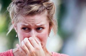 Запах ацетона в моче у женщин: причины и лечение
