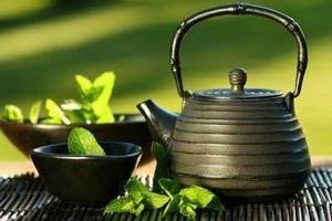 Зеленый чай для печени полезен, поскольку содержит целебные травы