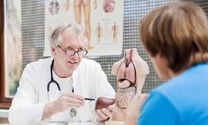 Какой врач лечит гепатит С: кому довериться при обнаружении патологии