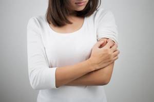 Тошнит и болит печень – неспецифичная симптоматика, сигнал о патологии